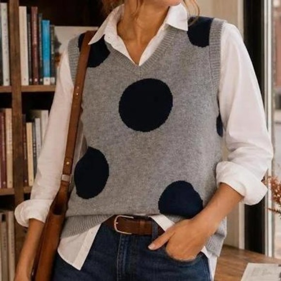 Boden Sweaters - Boden Sweater Vest Women XL Gray Polka Dot V-Neck Sleeveless Knit
